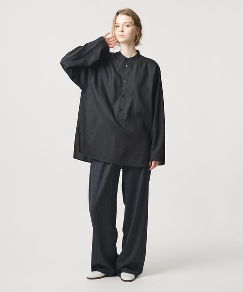 LOEFF(ロエフ)の「<LOEFF>ポリエステルボイル ヘンリーネック シャツ(シャツ/ブラウス・レディース・ネイビー/ブラック・0/1)」の8枚目の写真