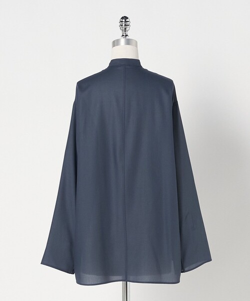 LOEFF(ロエフ)の「<LOEFF>ポリエステルボイル ヘンリーネック シャツ(シャツ/ブラウス・レディース・ネイビー/ブラック・0/1)」の14枚目の写真