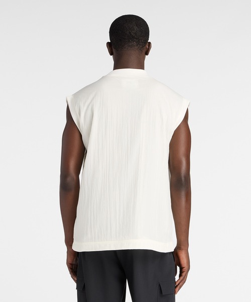 NEW BALANCE（ニューバランス）の「NB GREY 2レイヤースリーブレス（Tシャツ/カットソー・メンズ・オフホワイト/セージグリーン/ブラック・SMALL/MEDIUM/LARGE/X-LARGE/XX-LARGE）」の5枚目の写真