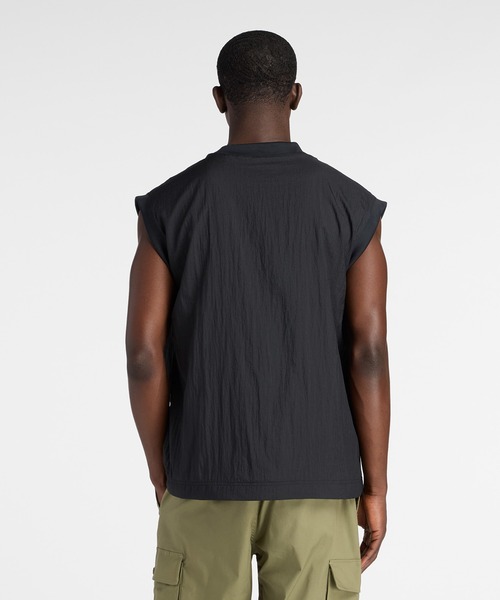 NEW BALANCE（ニューバランス）の「NB GREY 2レイヤースリーブレス（Tシャツ/カットソー・メンズ・オフホワイト/セージグリーン/ブラック・SMALL/MEDIUM/LARGE/X-LARGE/XX-LARGE）」の9枚目の写真