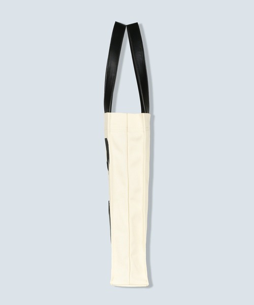 OMMO(オーエムエムオー)の「BIG LOGO POCKET TOTE(トートバッグ・レディース・ホワイト/ブラック・F)」の21枚目の写真