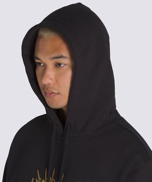 VANS(バンズ)の「METAL ARCH プルオーバーフーディー / Metal Arch Pullover Black VN000M1NBLK1(パーカー・メンズ・ブラック・X-SMALL/X-LARGE/SMALL/MEDIUM/LARGE)」の4枚目の写真