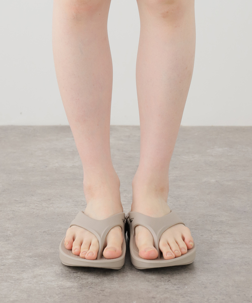 OOFOS（ウーフォス）の「【OOFOS/ウーフォス】Ooriginal（サンダル・レディース・ベージュ・23cm/24cm/25cm）」の11枚目の写真