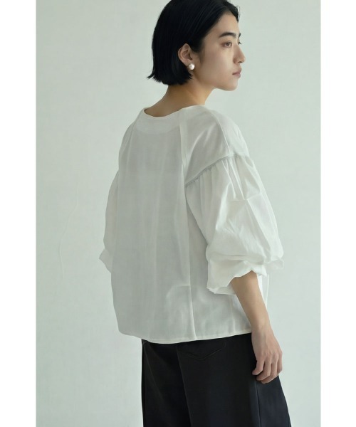 marjour(マージュール)の「SILKET BODY TUCK SLEEVE TOP(シャツ/ブラウス・レディース・ブラック/オフホワイト・M)」の3枚目の写真