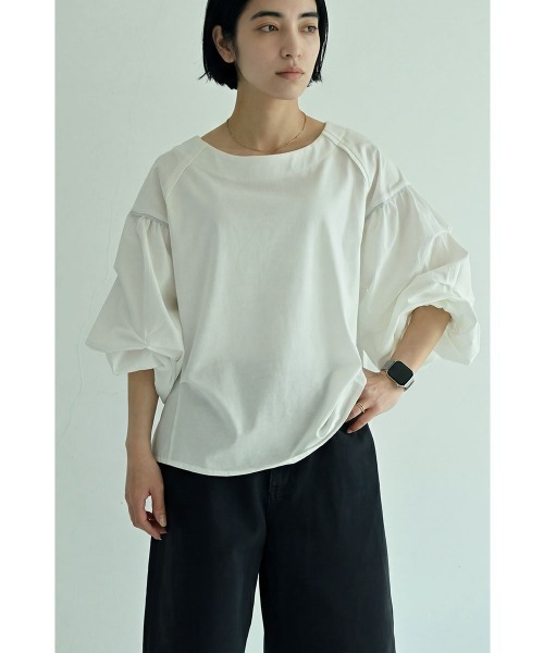 marjour(マージュール)の「SILKET BODY TUCK SLEEVE TOP(シャツ/ブラウス・レディース・ブラック/オフホワイト・M)」の4枚目の写真