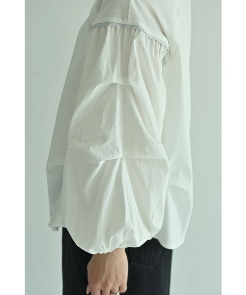marjour(マージュール)の「SILKET BODY TUCK SLEEVE TOP(シャツ/ブラウス・レディース・ブラック/オフホワイト・M)」の5枚目の写真