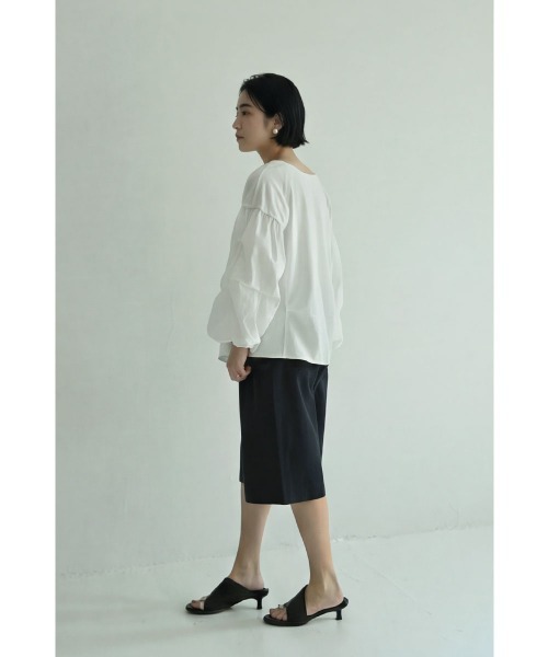 marjour(マージュール)の「SILKET BODY TUCK SLEEVE TOP(シャツ/ブラウス・レディース・ブラック/オフホワイト・M)」の11枚目の写真