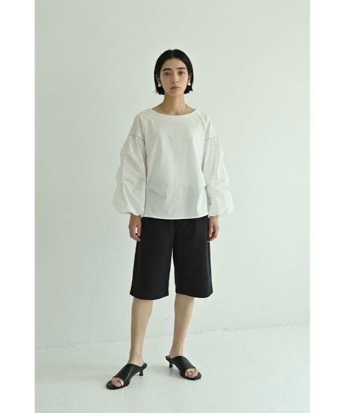 marjour(マージュール)の「SILKET BODY TUCK SLEEVE TOP(シャツ/ブラウス・レディース・ブラック/オフホワイト・M)」の13枚目の写真