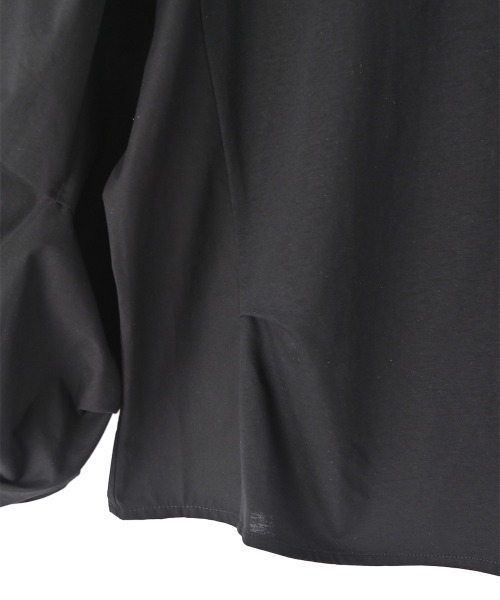 marjour(マージュール)の「SILKET BODY TUCK SLEEVE TOP(シャツ/ブラウス・レディース・ブラック/オフホワイト・M)」の22枚目の写真