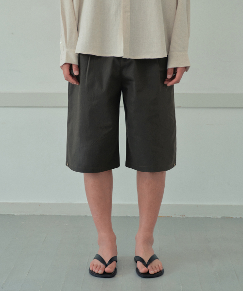WEDNESDAY OASIS（ウェンズデーオアシス）の「アーバンストライプバミューダパンツ_KHAKI(WB6PT15)（その他パンツ・メンズ・カーキ・MEDIUM/LARGE）」の3枚目の写真
