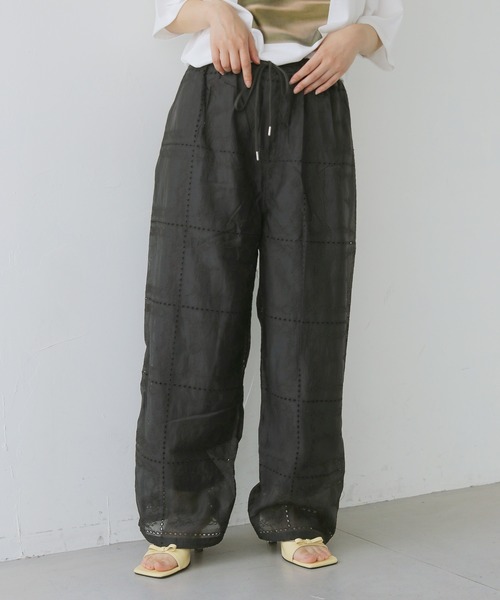 cheriella（シェリエラ）の「【cheriella】パッチワークレースイージーパンツ　PATCHWORK LACE EASY PANTS（その他パンツ・レディース・ブラック/オフホワイト・FREE）」の6枚目の写真