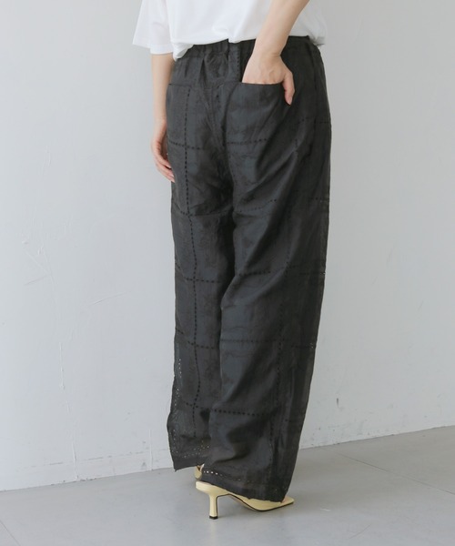 cheriella（シェリエラ）の「【cheriella】パッチワークレースイージーパンツ　PATCHWORK LACE EASY PANTS（その他パンツ・レディース・ブラック/オフホワイト・FREE）」の5枚目の写真
