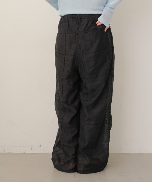 cheriella（シェリエラ）の「【cheriella】パッチワークレースイージーパンツ　PATCHWORK LACE EASY PANTS（その他パンツ・レディース・ブラック/オフホワイト・FREE）」の21枚目の写真