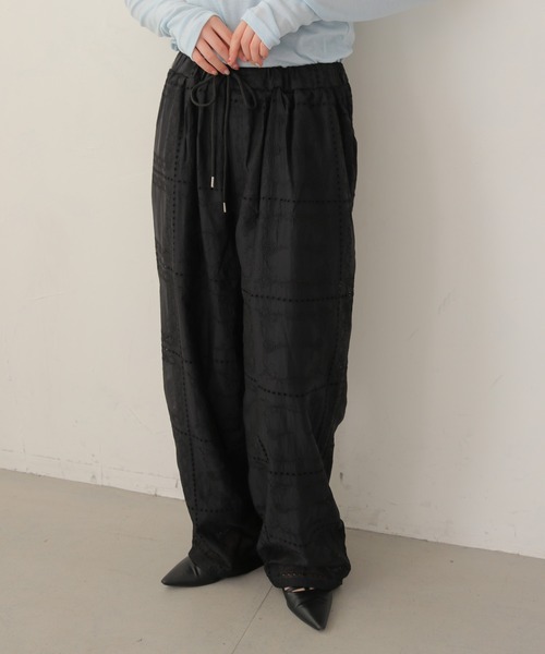 cheriella（シェリエラ）の「【cheriella】パッチワークレースイージーパンツ　PATCHWORK LACE EASY PANTS（その他パンツ・レディース・ブラック/オフホワイト・FREE）」の22枚目の写真