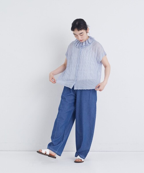 conges payes ADIEU TRISTESSE(コンジェ ペイエ アデュートリステス)の「シャーリングワイドシルエットフリルカラーブラウス(シャツ/ブラウス・レディース・パープル/ブラック系その他/ブルー系その他・38)」の4枚目の写真