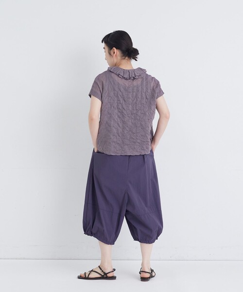 conges payes ADIEU TRISTESSE(コンジェ ペイエ アデュートリステス)の「シャーリングワイドシルエットフリルカラーブラウス(シャツ/ブラウス・レディース・パープル/ブラック系その他/ブルー系その他・38)」の13枚目の写真