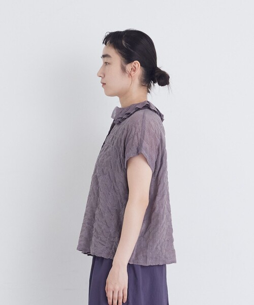 conges payes ADIEU TRISTESSE(コンジェ ペイエ アデュートリステス)の「シャーリングワイドシルエットフリルカラーブラウス(シャツ/ブラウス・レディース・パープル/ブラック系その他/ブルー系その他・38)」の16枚目の写真