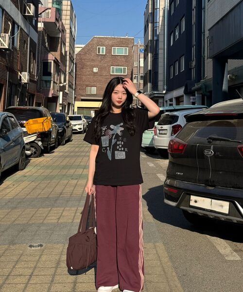 AWESOME STUDIO(オーサムスタジオ)の「フラワーアートワークトップ ブラック(Tシャツ/カットソー・レディース・ブラック・FREE)」の8枚目の写真