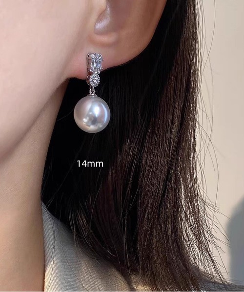 LA VORAGINE(ラ ヴォラジネ)の「ダイアナ風エコパールイヤリング ジルコニア付き 2 サイズ(イヤリング・レディース・Silver/ゴールド・XL/2XL/L)」の5枚目の写真