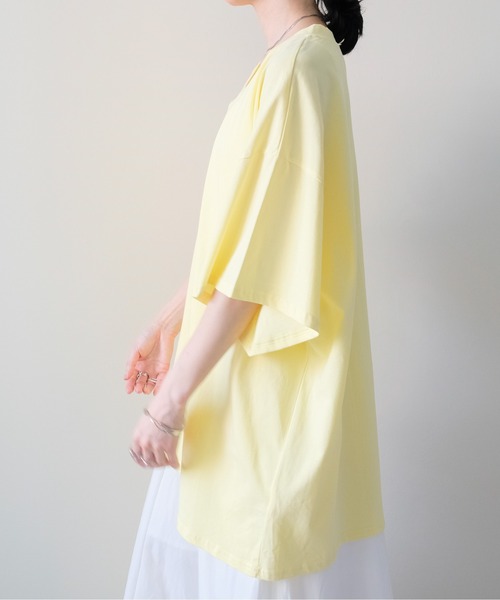 DOLLUPOOPS(ドールアップウップス)の「Loose V-neck Half Sleeve T-shirt(ルーズVネックハーフスリーブTシャツ)(Tシャツ/カットソー・レディース・ピンク/ブラック/イエロー/チャコールグレー/オフホワイト・FREE)」の15枚目の写真