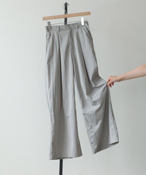 Bab(バブ)の「【サイズ展開あり】ボリュームワイドタックパンツ(その他パンツ・レディース・ブラック/ミント/グレー・S/M)」の1枚目の写真