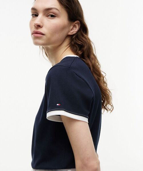 TOMMY HILFIGER(トミーヒルフィガー)の「ラウンドロゴレギュラークルーネックショートスリーブTシャツ(Tシャツ/カットソー・レディース・レッド系その他6/マルチ/ネイビー・X-SMALL/XX-SMALL/SMALL)」の6枚目の写真