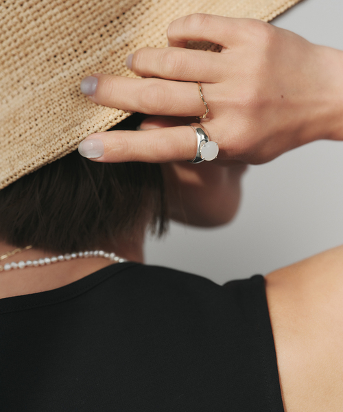 Lilas(リラ)の「【SAMH by LILAS】 MELTED MOON RING SV(リング・レディース・シルバー・11/13/15 )」の8枚目の写真