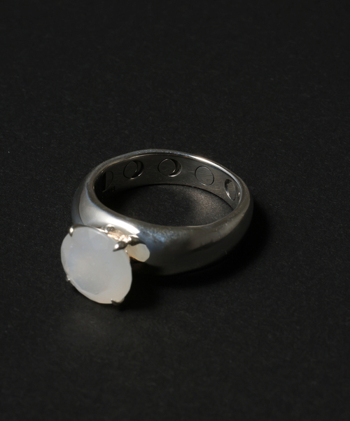 Lilas(リラ)の「【SAMH by LILAS】 MELTED MOON RING SV(リング・レディース・シルバー・11/13/15 )」の16枚目の写真