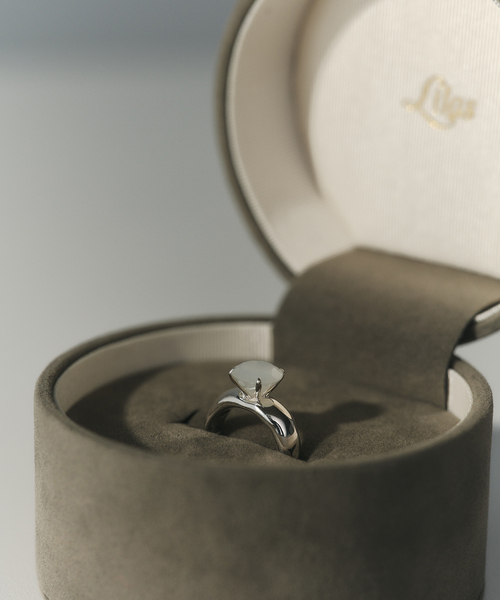 Lilas(リラ)の「【SAMH by LILAS】 MELTED MOON RING SV(リング・レディース・シルバー・11/13/15 )」の20枚目の写真