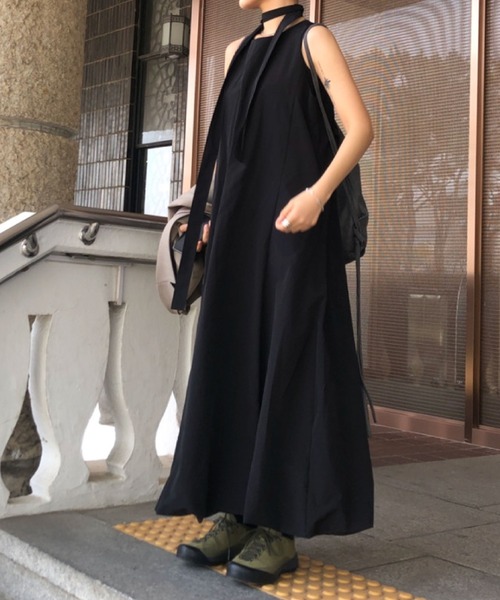 2ly2（トゥーリートゥー）の「チョーカーデザイン ロングワンピース（ワンピース・レディース・ホワイト/ブラック・FREE）」の16枚目の写真