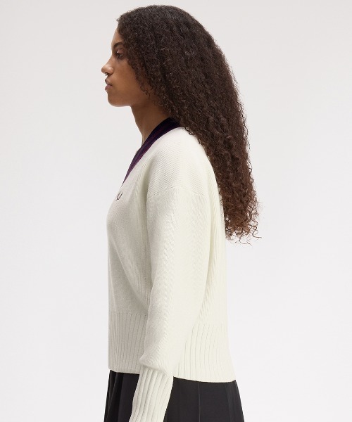 FRED PERRY（フレッドペリー）の「Bold Tipped V-Neck Jumper／ボールドティップドVネックニット（ニット/セーター・レディース・ベージュ・10）」の6枚目の写真