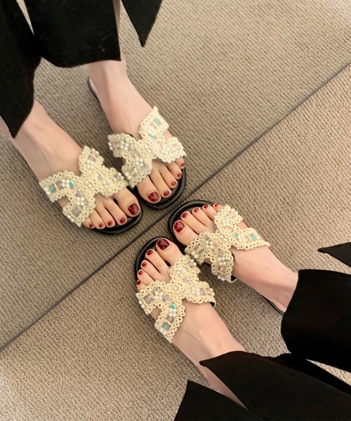 Lace Ladies(レースレディース)の「パール Hモチーフ オープントゥ フラット サンダル(サンダル・レディース・ブラック/アイボリー/ブラウン・22.5cm/23cm/23.5cm/24cm/24.5cm/25cm)」の4枚目の写真