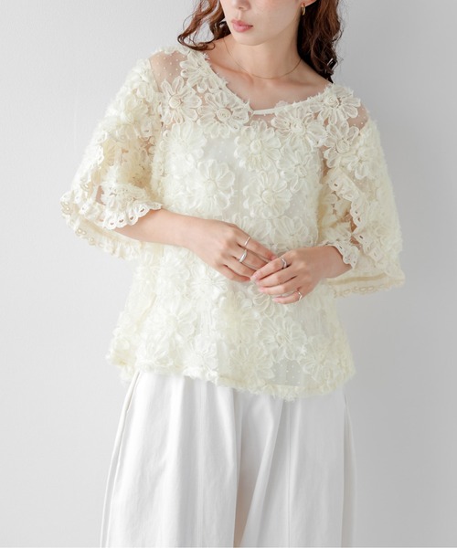 AMELY(エミリー)の「フラワーレース×ドット シアーブラウス(シャツ/ブラウス・レディース・ブラック/アイボリー・フリー)」の2枚目の写真