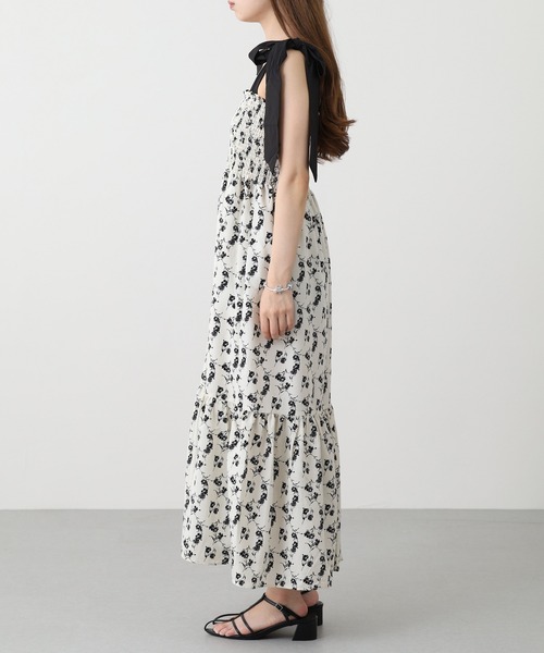 Ree&Mee(リーアンドミー)の「Ree&Mee 肩リボン 花 ドットプリント シャーリング キャミワンピ ワンピース(ワンピース・レディース・ブラック系2/ブラック系1/アイボリー系2/アイボリー系1・M)」の19枚目の写真