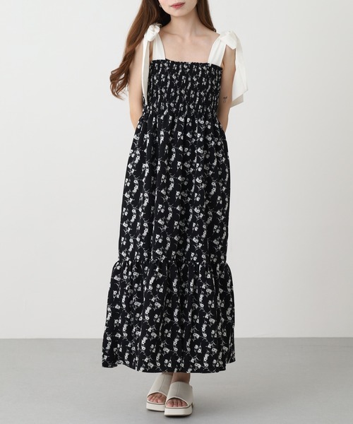 Ree&Mee(リーアンドミー)の「Ree&Mee 肩リボン 花 ドットプリント シャーリング キャミワンピ ワンピース(ワンピース・レディース・ブラック系2/ブラック系1/アイボリー系2/アイボリー系1・M)」の14枚目の写真