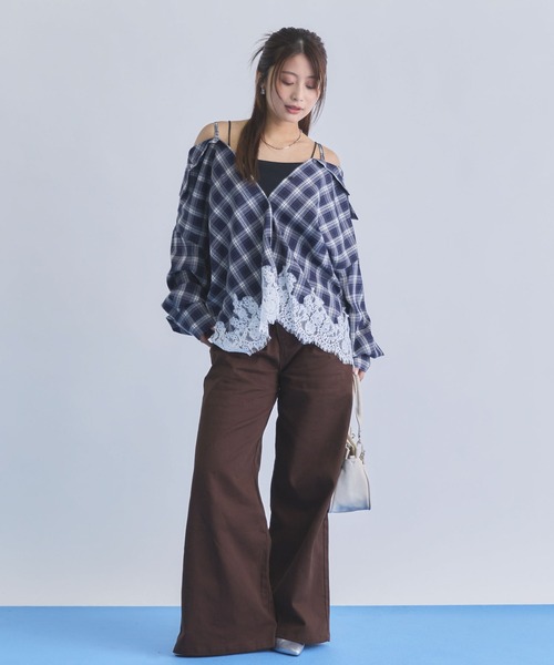 archives(アルシーヴ)の「レースコンビチェック2wayオフショルシャツ(シャツ/ブラウス・レディース・ベージュ/ネイビー/ブラウン・MEDIUM)」の14枚目の写真