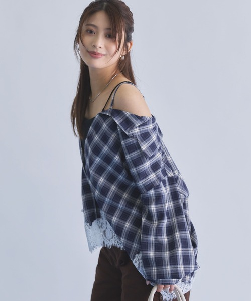archives(アルシーヴ)の「レースコンビチェック2wayオフショルシャツ(シャツ/ブラウス・レディース・ベージュ/ネイビー/ブラウン・MEDIUM)」の9枚目の写真