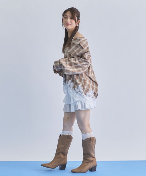 archives(アルシーヴ)の「レースコンビチェック2wayオフショルシャツ(シャツ/ブラウス・レディース・ベージュ/ネイビー/ブラウン・MEDIUM)」の6枚目の写真