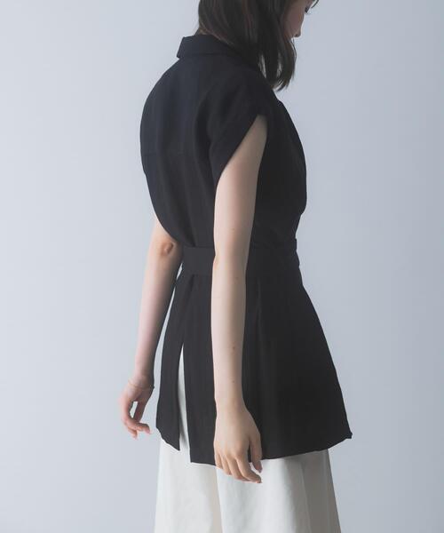 URBAN RESEARCH ROSSO WOMEN(アーバンリサーチ ロッソ)の「ベルテッドウエストシェイプジレ(ダウンベスト・レディース・ライトベージュ/ブラック・FREE)」の22枚目の写真