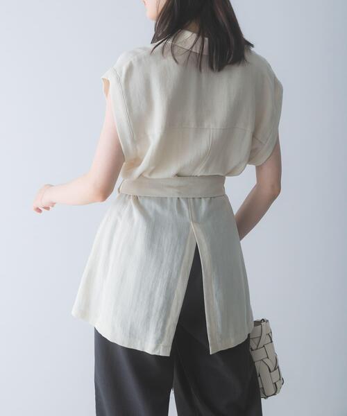 URBAN RESEARCH ROSSO WOMEN(アーバンリサーチ ロッソ)の「ベルテッドウエストシェイプジレ(ダウンベスト・レディース・ライトベージュ/ブラック・FREE)」の11枚目の写真