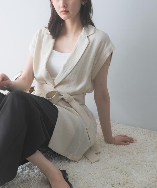 URBAN RESEARCH ROSSO WOMEN(アーバンリサーチ ロッソ)の「ベルテッドウエストシェイプジレ(ダウンベスト・レディース・ライトベージュ/ブラック・FREE)」の13枚目の写真