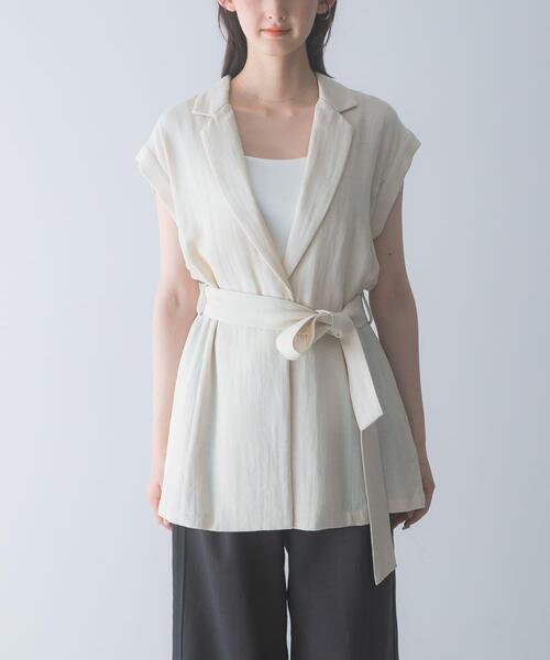 URBAN RESEARCH ROSSO WOMEN(アーバンリサーチ ロッソ)の「ベルテッドウエストシェイプジレ(ダウンベスト・レディース・ライトベージュ/ブラック・FREE)」の14枚目の写真