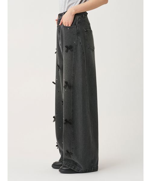 SNIDEL(スナイデル)の「リボンビジューワイドパンツ(その他パンツ・レディース・ライトブルー/ブラック・1/0)」の6枚目の写真