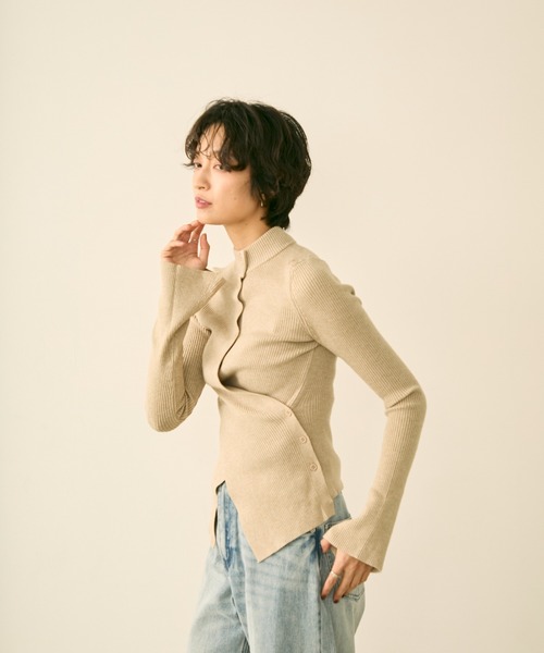 uchi.（ウチ）の「アシンメトリーリブニットトップス（ニット/セーター・レディース・グレー/ベージュ/ブラウン・FREE）」の14枚目の写真