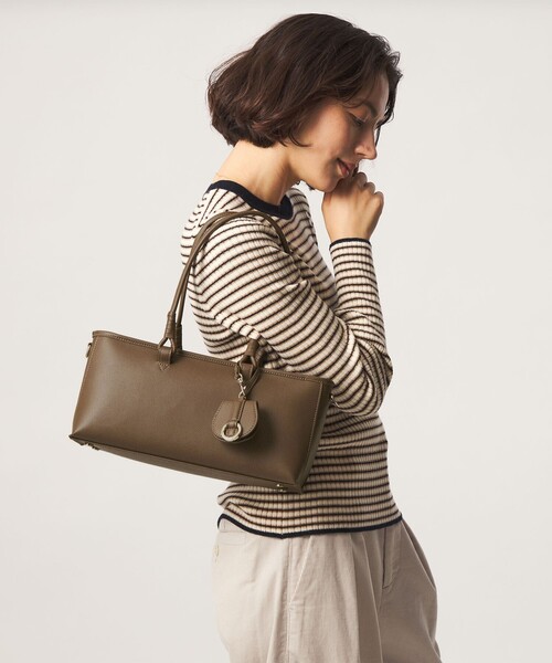 green label relaxing(グリーンレーベルリラクシング)の「<Hyman Roth>ワイド ボストンバッグ(ボストンバッグ・レディース・ブラック/ブラウン系・FREE)」の5枚目の写真