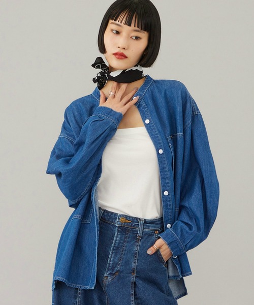 Lee(リー)の「SKIPPER DENIM SHIRTS / スキッパーデニムシャツ(シャツ/ブラウス・レディース・インディゴブルー/ブルー・MEDIUM)」の2枚目の写真