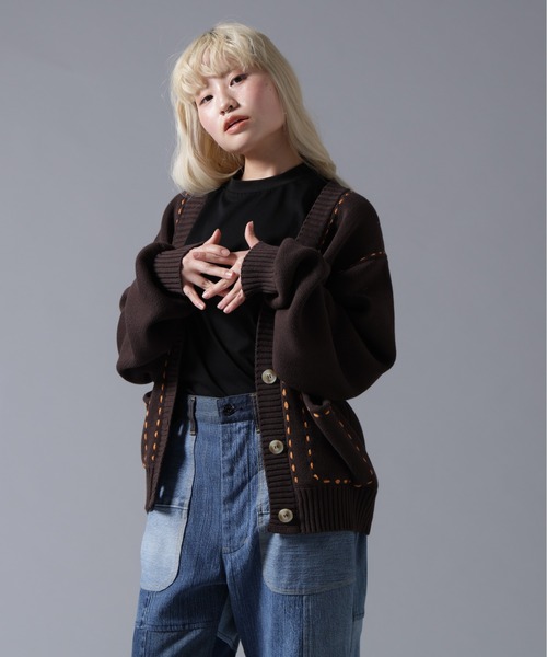 BEAVER(ビーバー)の「B omnivore/ビーオムニボー STITCH KNIT CARDIGAN(カーディガン/ボレロ・レディース・ブラック/ブラウン/グレー/オフホワイト・FREE)」の4枚目の写真