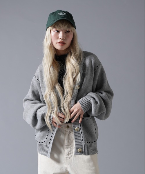 BEAVER(ビーバー)の「B omnivore/ビーオムニボー STITCH KNIT CARDIGAN(カーディガン/ボレロ・レディース・ブラック/ブラウン/グレー/オフホワイト・FREE)」の3枚目の写真