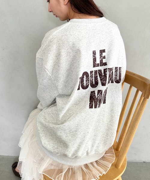 MYMOOD.(マイムード)の「カジュアルスタイリングの主役フロントバックプリント ビックシルエットプルオーバー(スウェット・レディース・グレー/オートミール・FREE)」の18枚目の写真