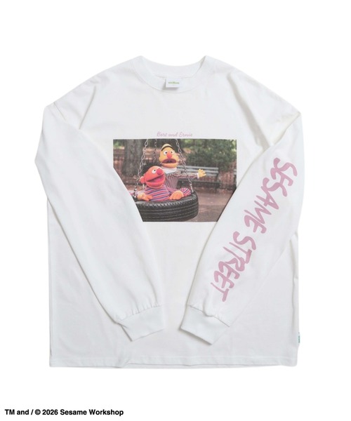 Ha-Li-C STORE(ハリックストア)の「【セサミストリート】袖プリントロンT(Tシャツ/カットソー・メンズ・オフホワイト/ライトブルー/チャコールグレー/ピンク・X-LARGE/LARGE/MEDIUM)」の2枚目の写真